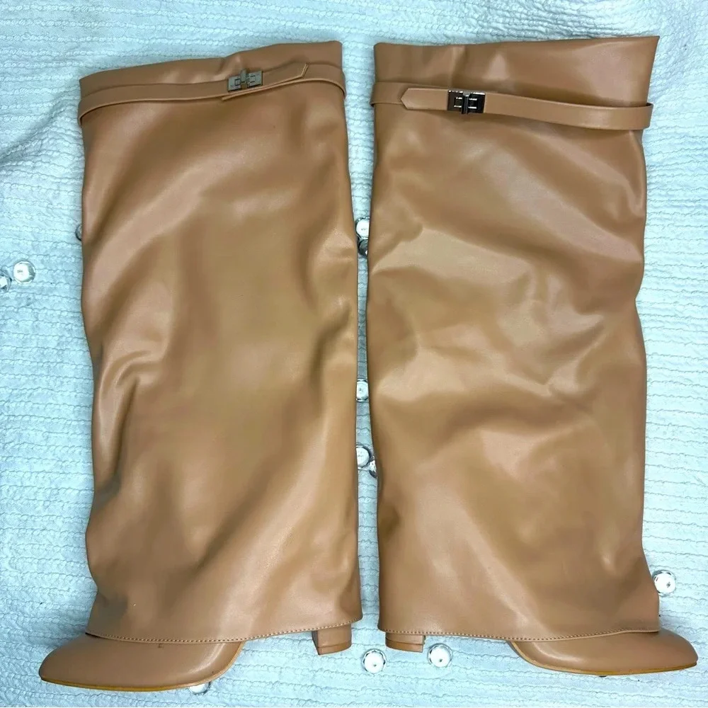 PrettyLittleThing knee height - Picture 1 of 3
